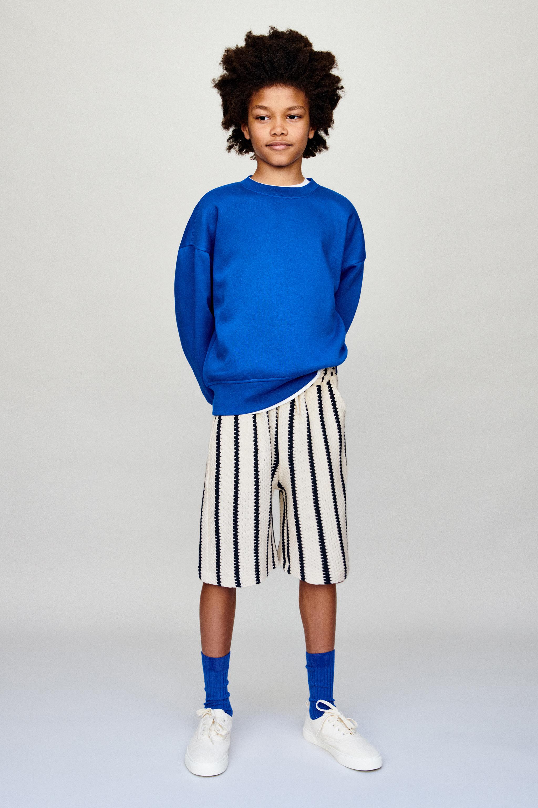 TEXTURED STRIPED KNIT SHORTS
