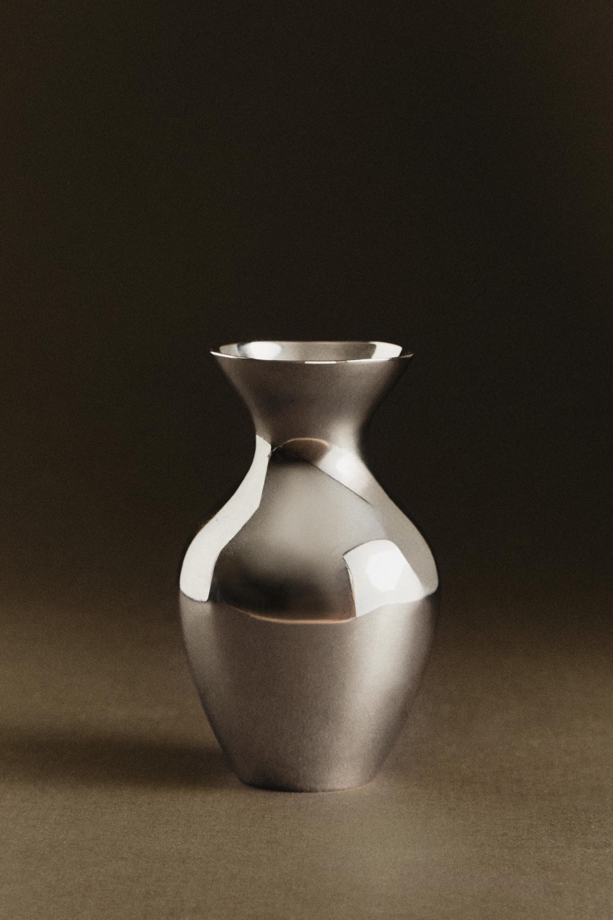 PETIT VASE EN LAITON