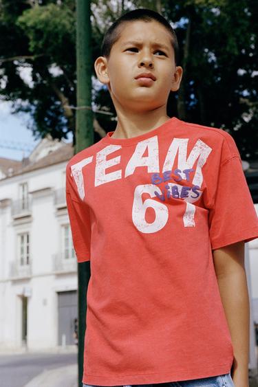 CAMISETA ESTAMPADA TEAM SIX SEVEN - Rojo de Zara