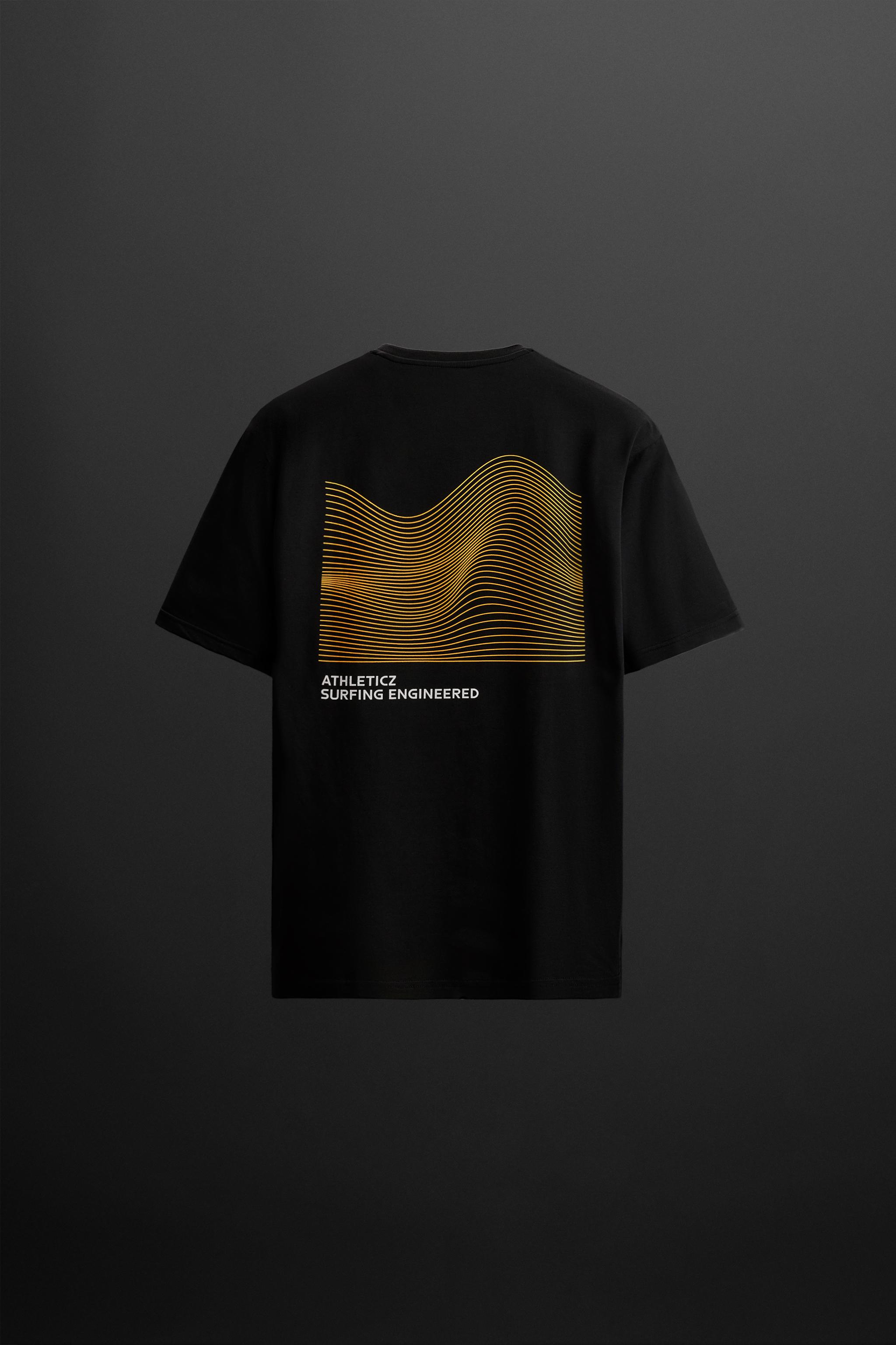 ［ZARA］サーフグラフィックプリント入りＴシャツ サーフグラフィックプリント入りTシャツ - ブラック | ZARA