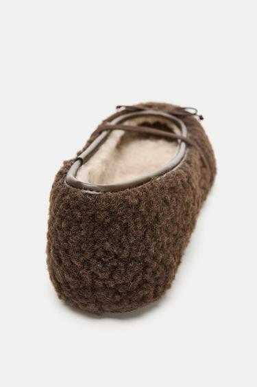 BALLERINES IMITATION PEAU DE MOUTON - Marron de Zara - Image 5