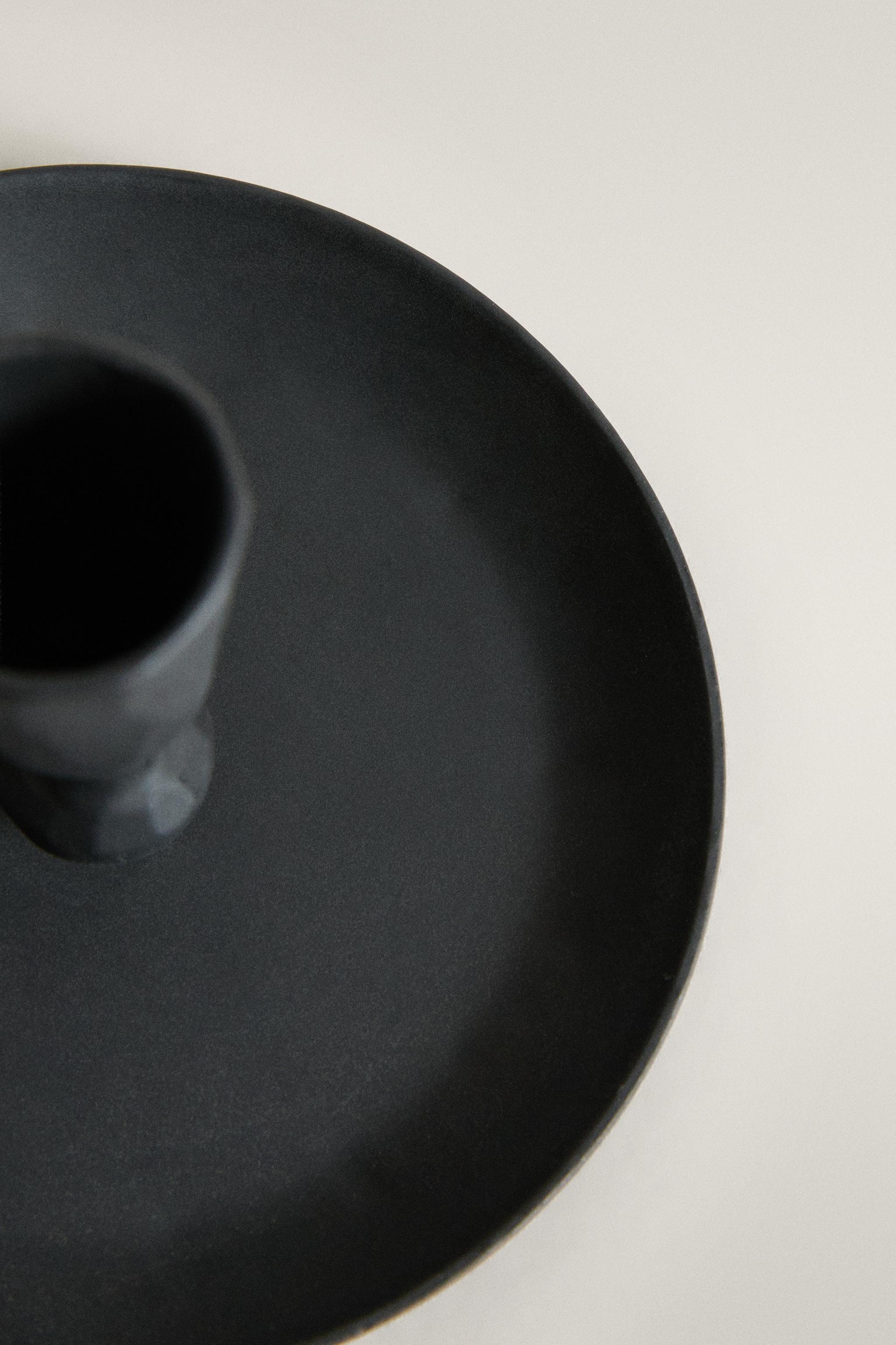 IRON CANDLESTICK WITH HANDLE
