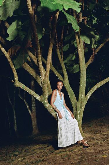 HALTERNECKTOP MED KNUDE I HØR - turkis fra Zara