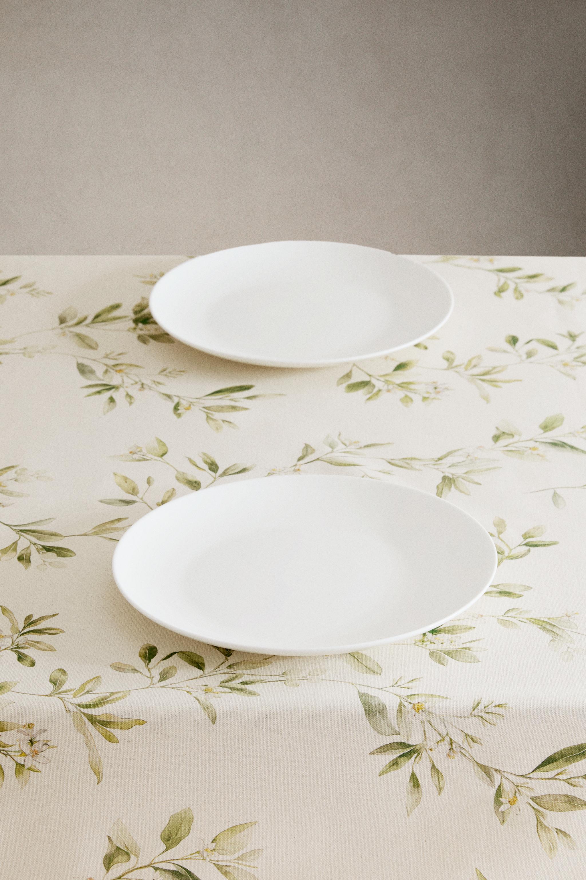 BRANCH AND FLORAL PRINT TABLECLOTH — Greens