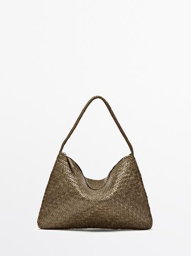 Bolso hombro mediano piel trenzada - Khaki de Zara