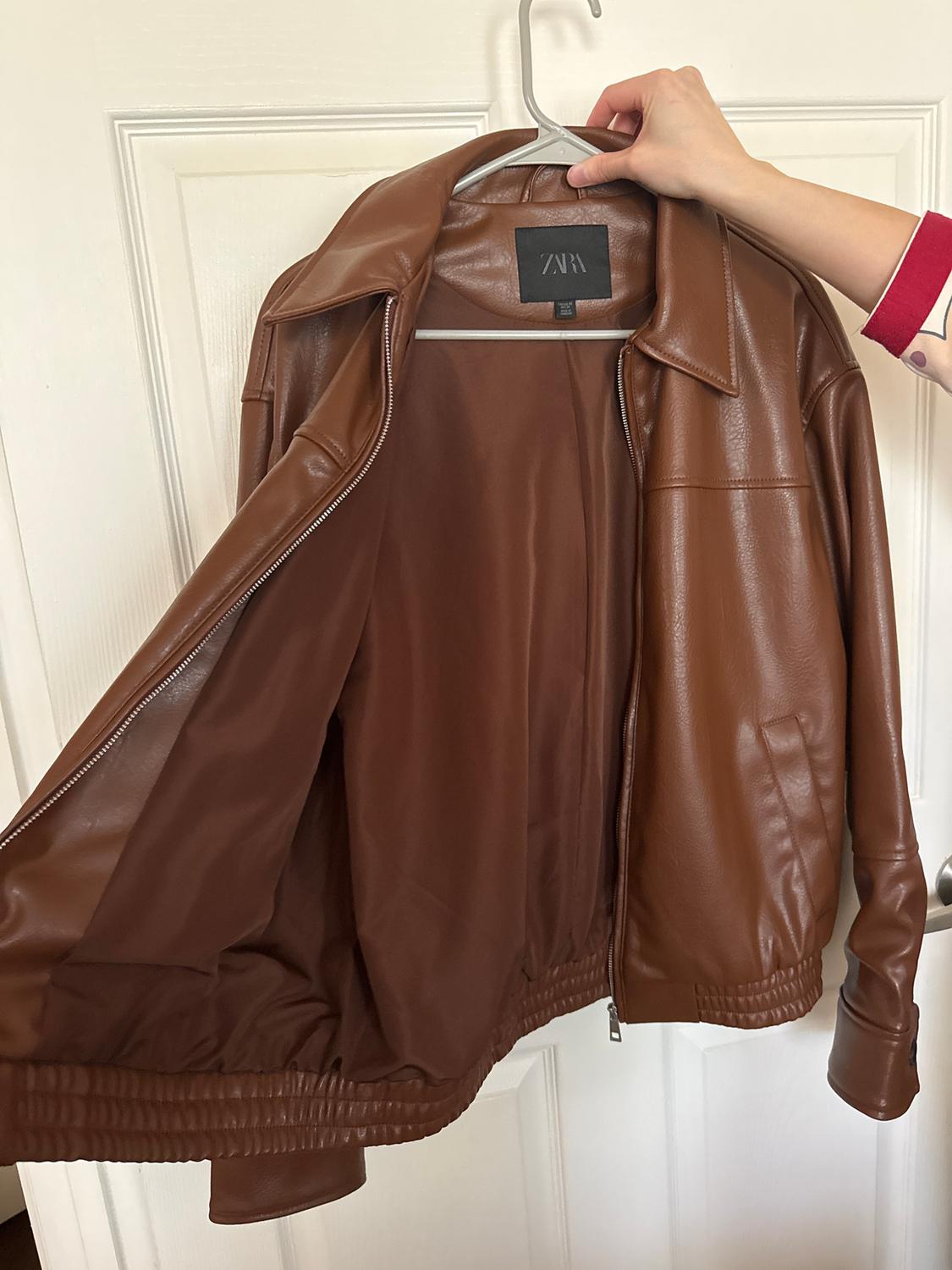 CHAQUETA BOMBER EFECTO PIEL - Image 3