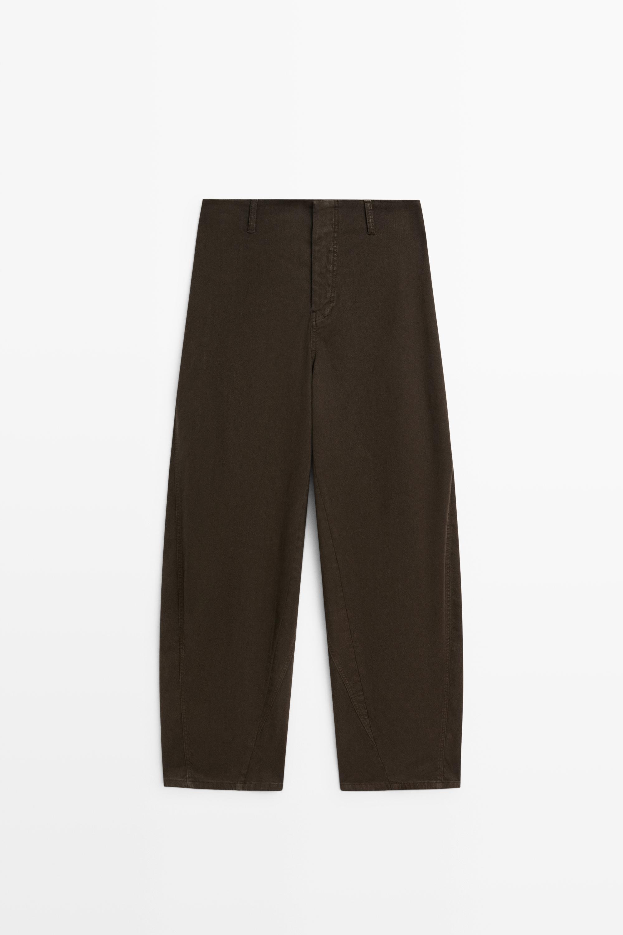 Pants carrot fit seam details