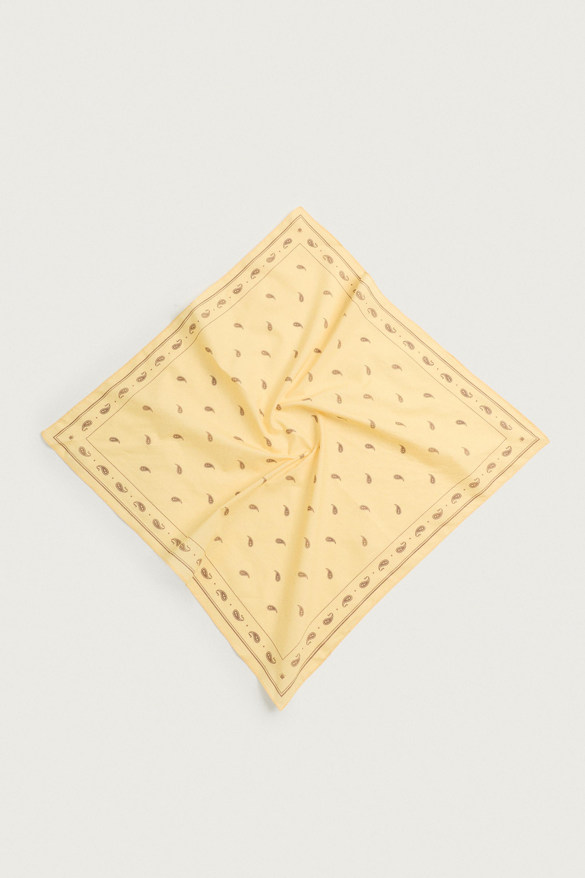 PAISLEY PRINT BANDANA — Yellow