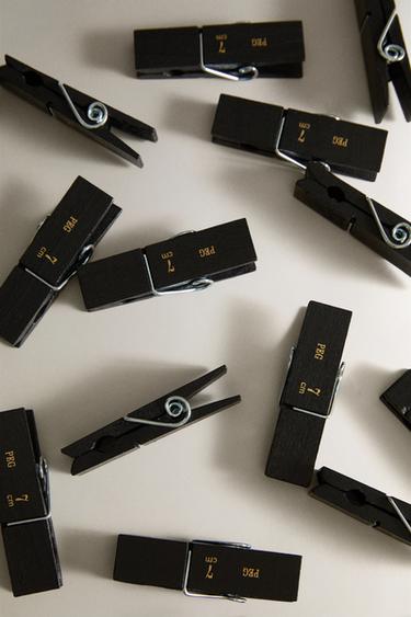 PACK OF WOODEN CLOTHES PEGS (PACK OF 20) - Black by Zara - Image 2