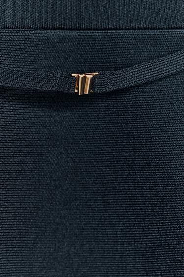 TOP EN MAILLE PÉPLUM - Bleu marine de Zara - Image 8