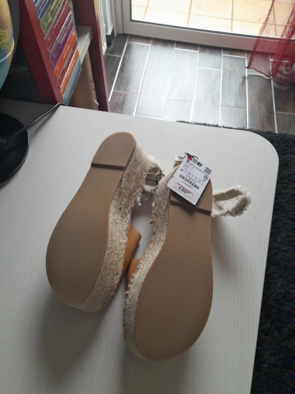 LEATHER FLATFORM SANDALS - Image 3