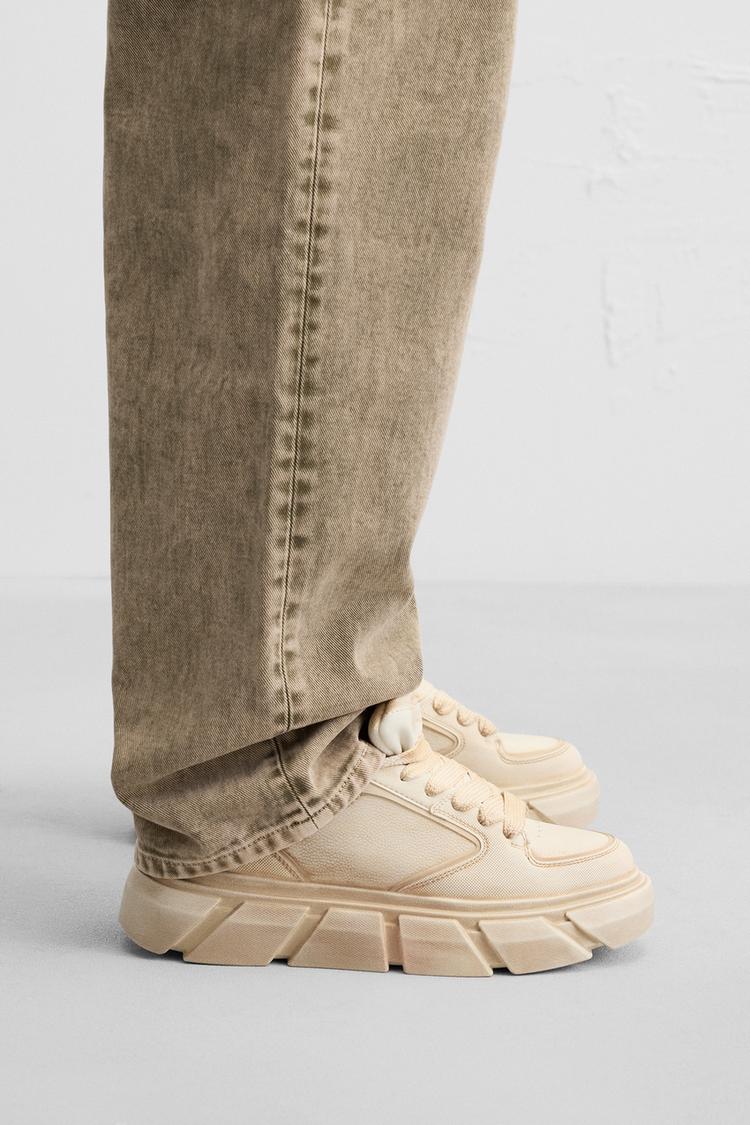 CHUNKY SNEAKERS