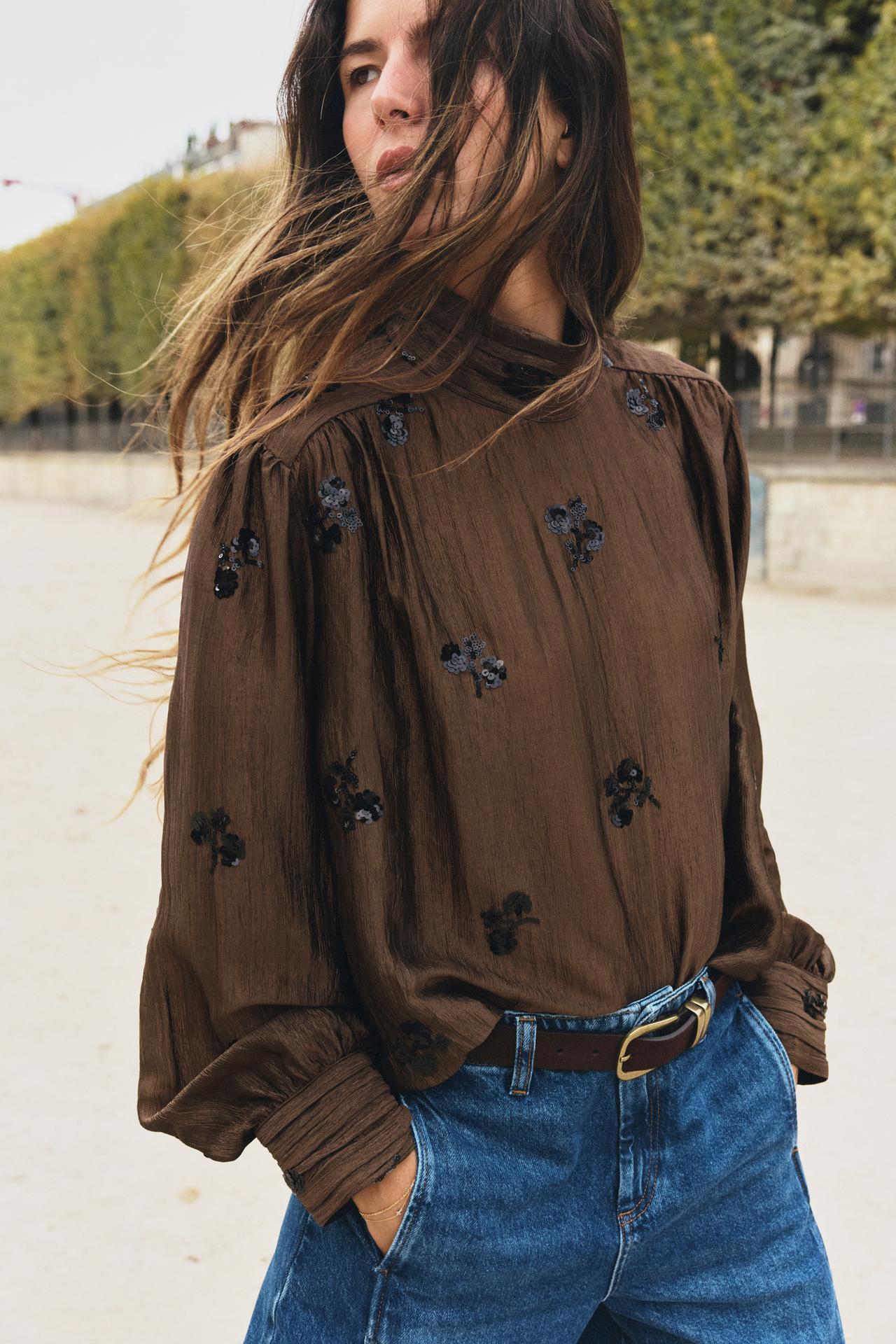 SEQUIN FLORAL BLOUSE — Brown
