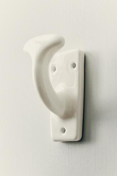 CERAMIC HOOK - Cream by Zara