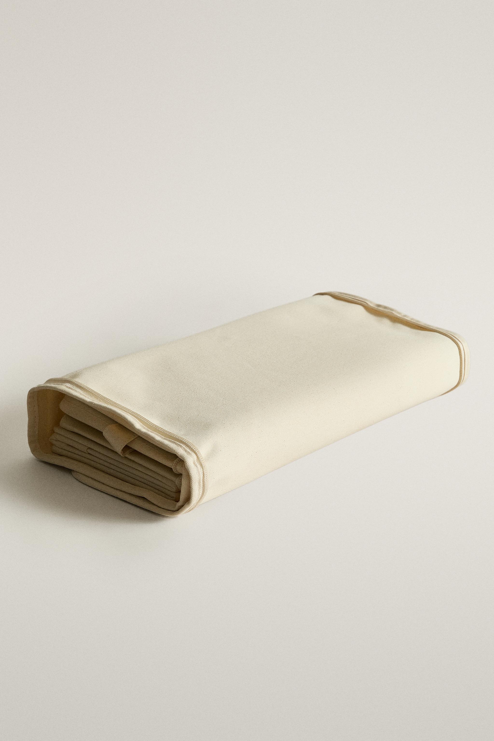 FOLDABLE STORAGE BOX WITH LID