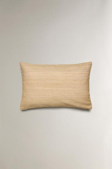 غلاف وسادة حرير - بيج فاتح الخاص بـ Zara - صورة 0