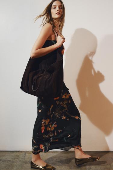 KLEID MIT CAPE-PRINT UND SCHMUCKPERLEN - Schwarz von Zara