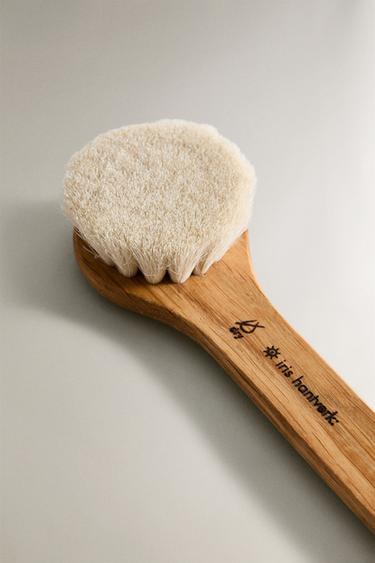 IRIS HANTVERK FACE BRUSH - Light beige by Zara - Image 2