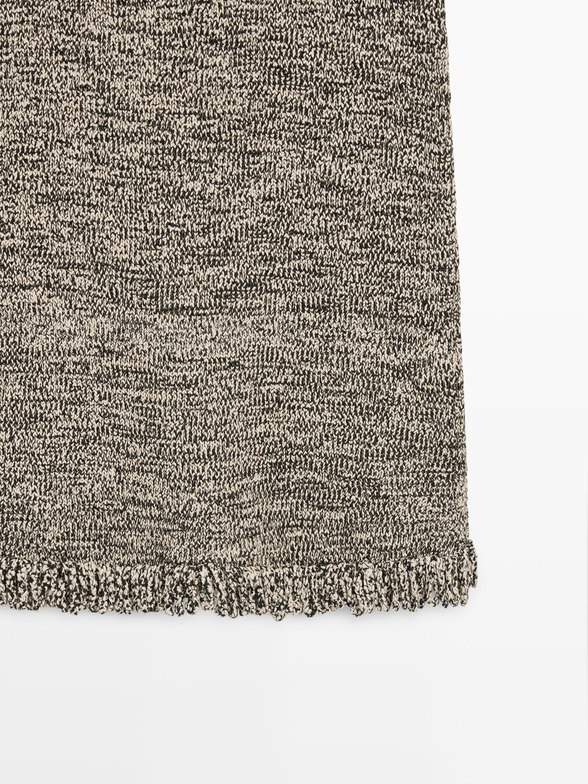 Total look knit skirt with fringing