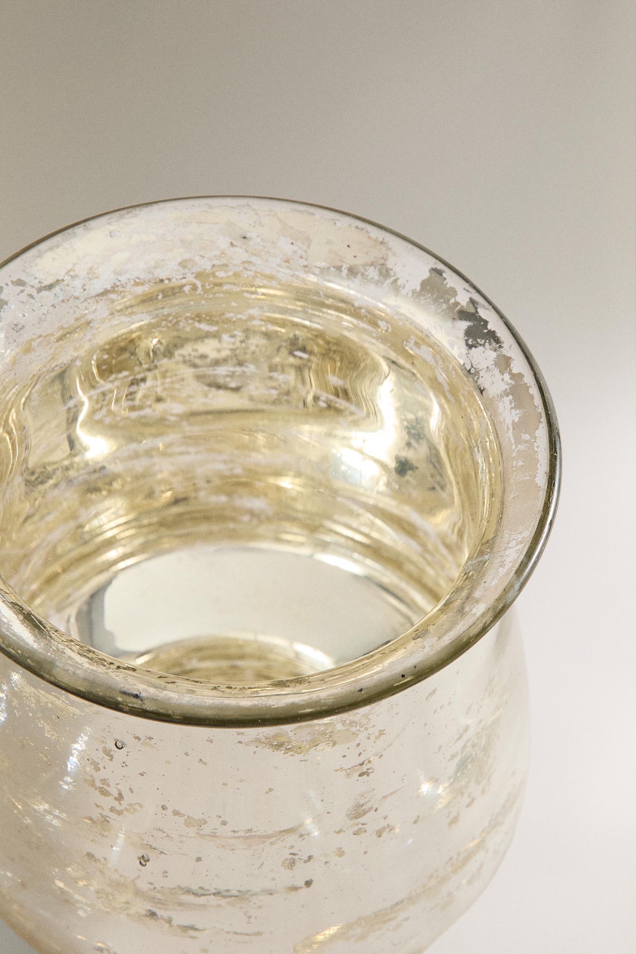 SHINY CHRISTMAS TEALIGHT HOLDER