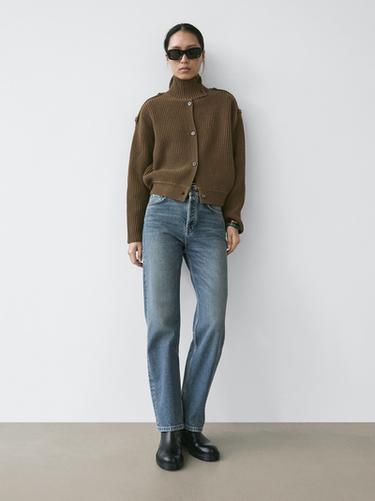 Cárdigan punto detalle botones lana - Khaki de Zara