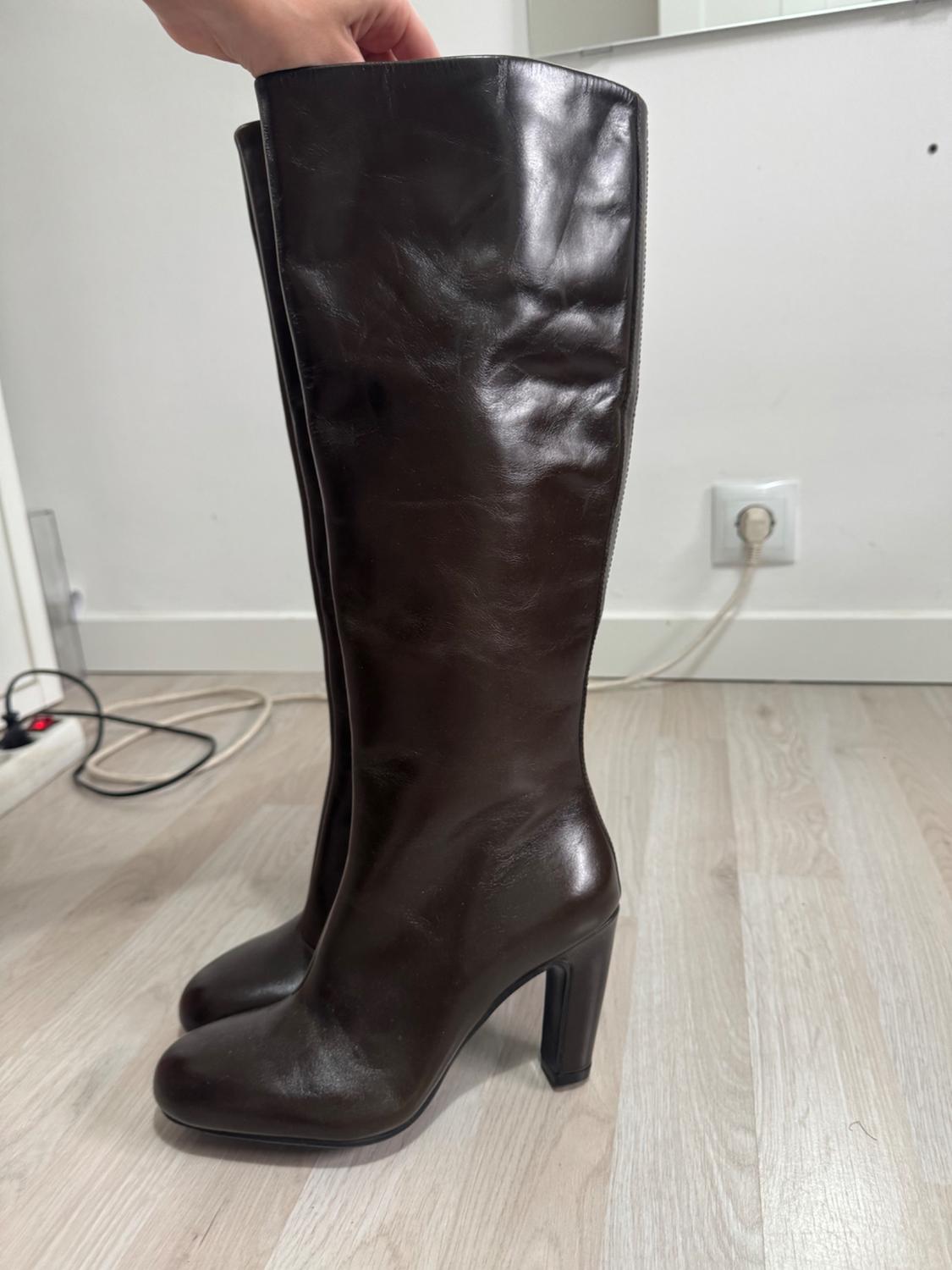 LEATHER BOOTS WITH WIDE CALF