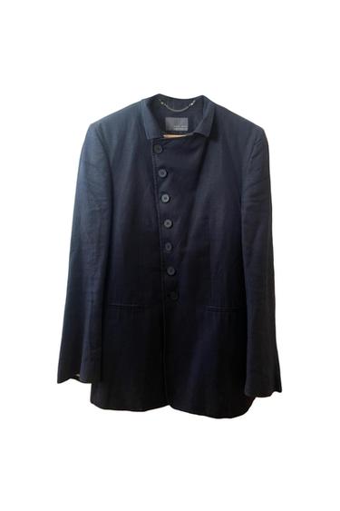 CHAQUETA GRIS OSCURA CASI NEGRO CON CIERRE A UN LADO