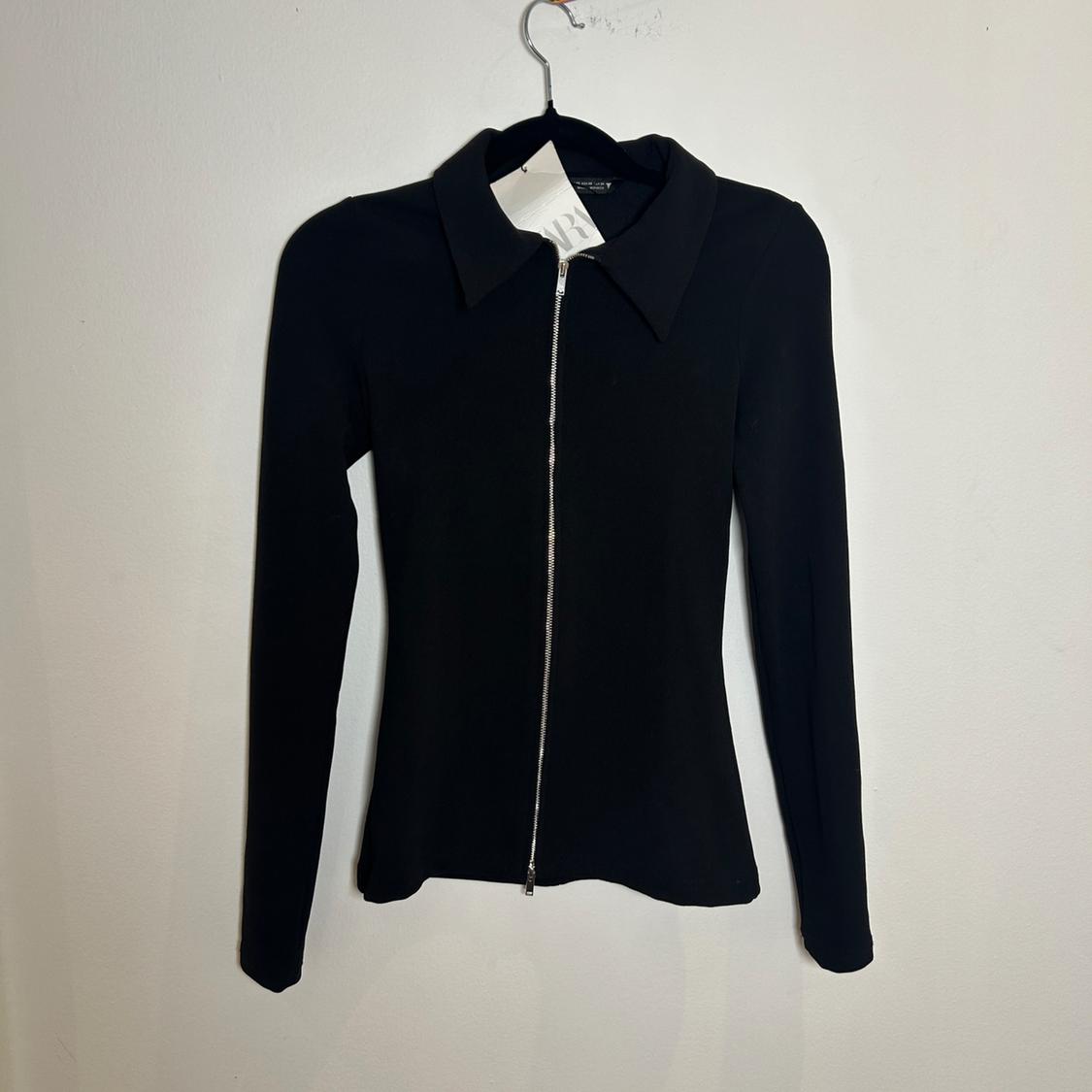 ZIPPERED STRETCH TOP