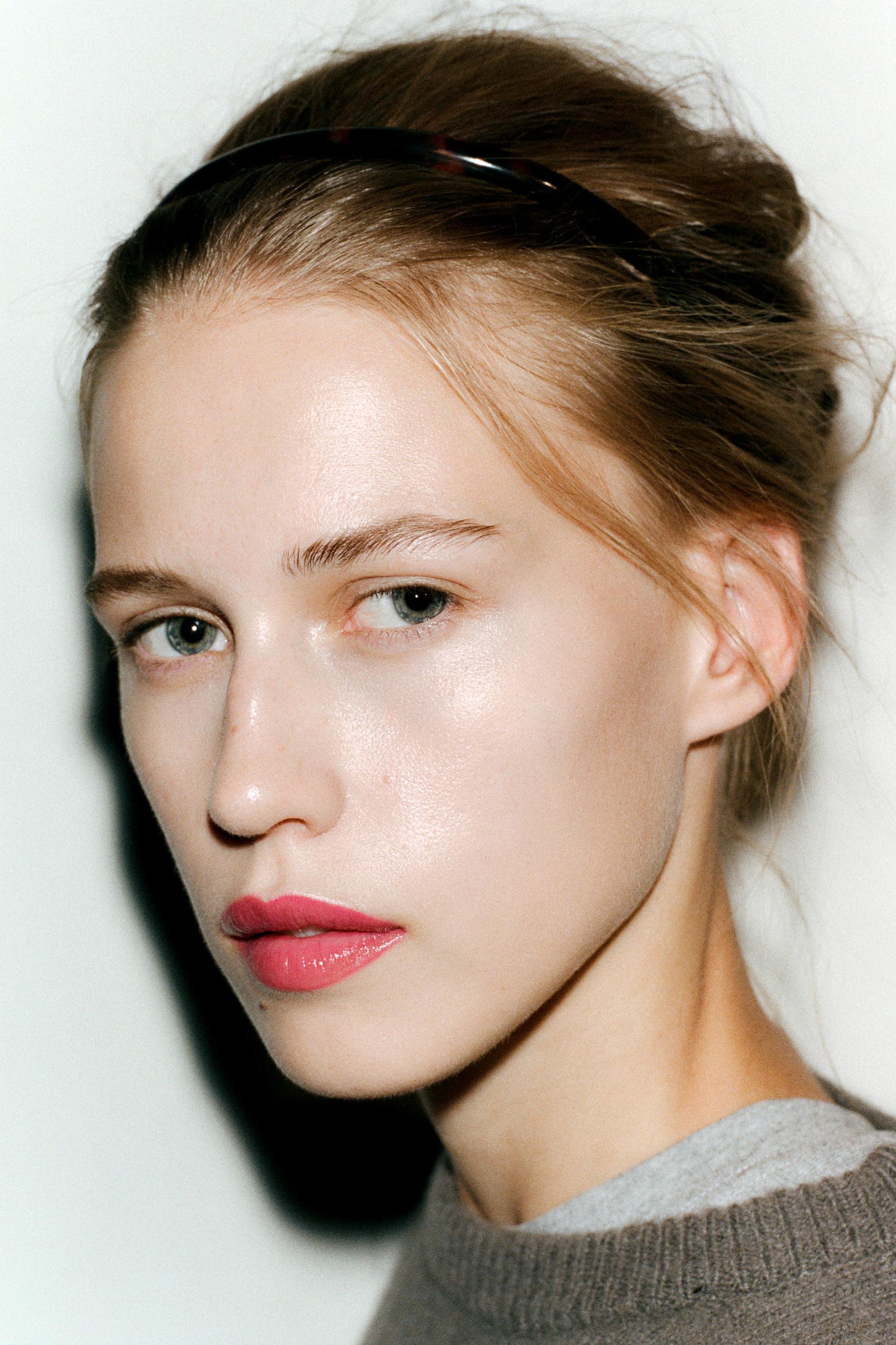ZARA LIP OIL CHAOTIC BERRIES