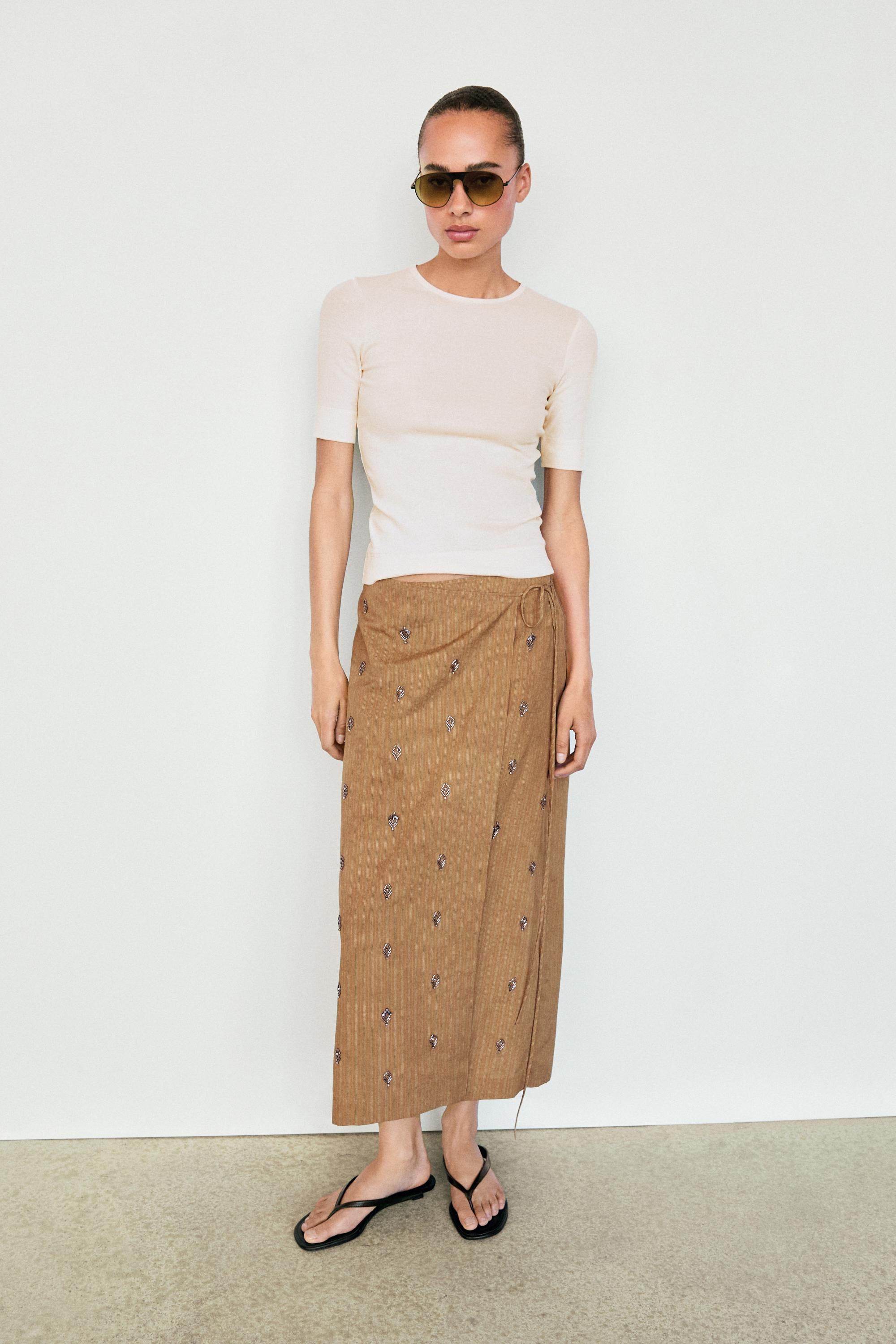 Midi pareo skirt with appliqués