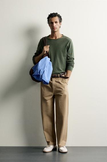 PANTALÓN CHINO REGULAR FIT PLIEGUES - Khaki claro de Zara