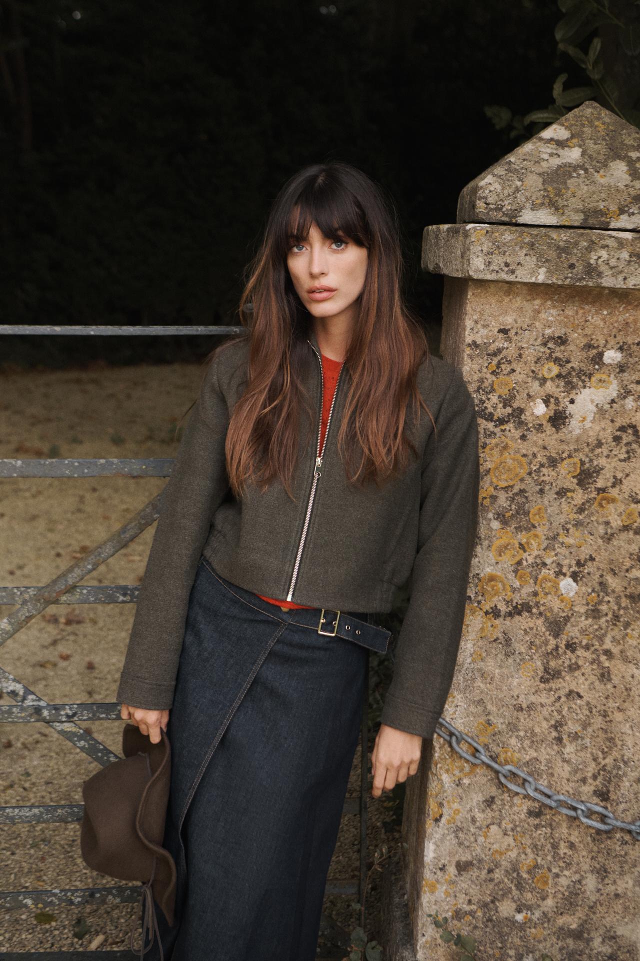 SHORT ZIP-UP JACKET