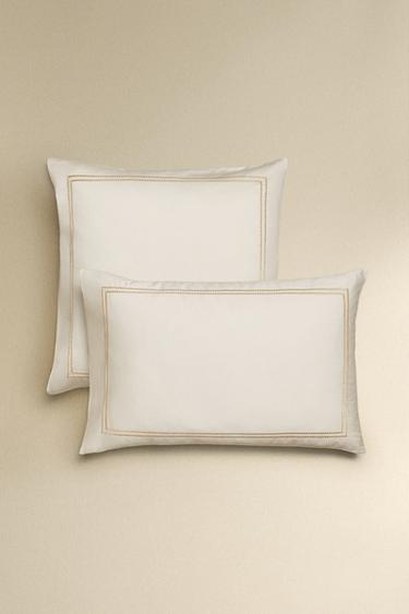 SATEEN PILLOWCASE (300 THREAD COUNT) - كافا الخاص بـ Zara