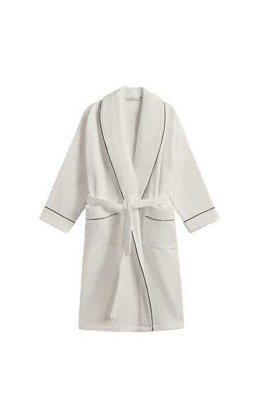 برنص بغرزة أنبوبية (400 غxم²) - أسود الخاص بـ Zara