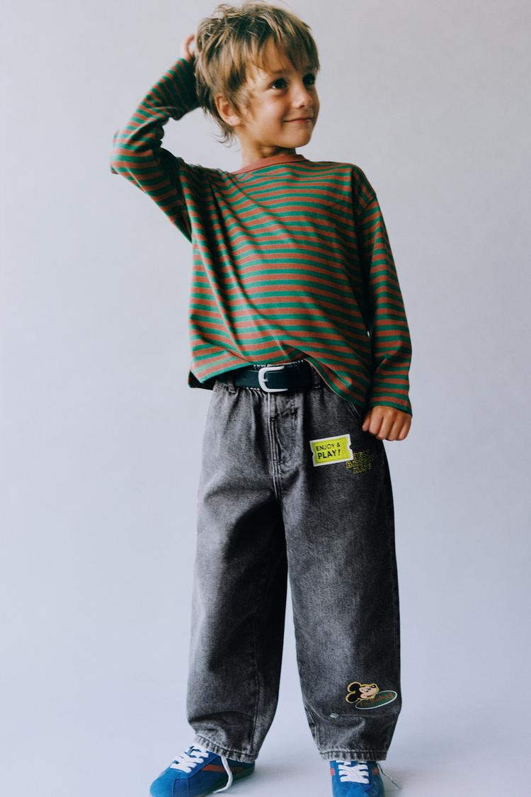 Jeans straight parches mickey mouse disney