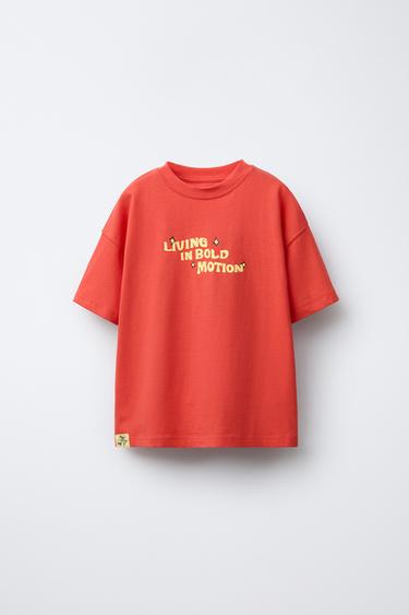 CAMISETA ESTAMPADO TEXTO - Rojo de Zara - Imagen 0