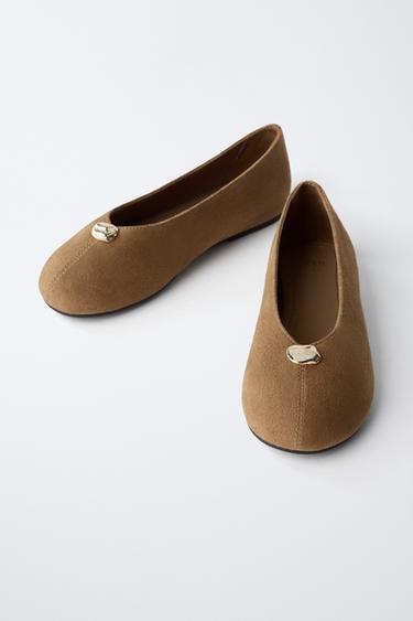 BALLERINA MIT APPLIKATION - Braun von Zara