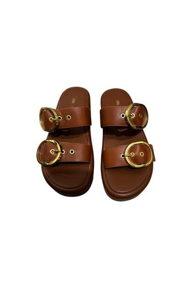BUCKLE BROWN LEATHER SANDAL