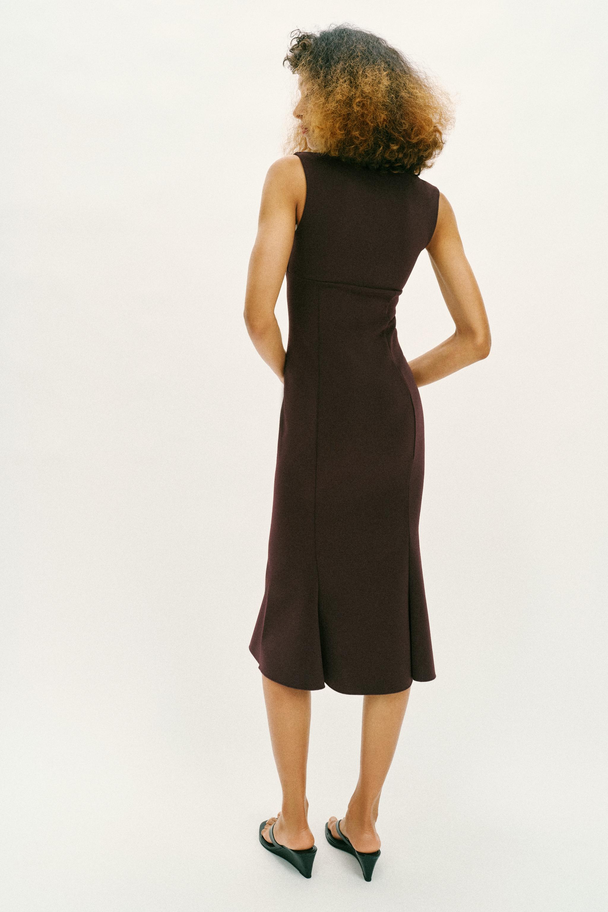 SWEETHEART NECKLINE DRESS