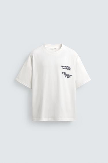 КОНТРАСТЫЛЫ МӘТІНДЕРІ БАР ФУТБОЛКА - Ақ Zara компаниясынан