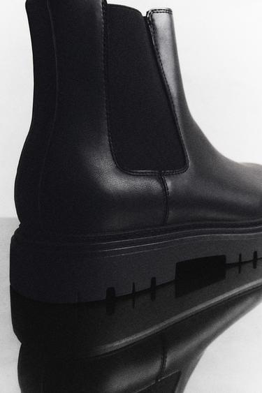 BOTA CHELSEA VOLUMEN - Negro de Zara