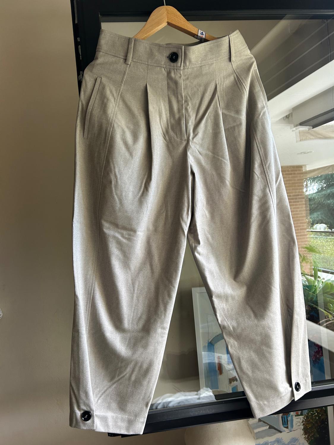 CARROT FIT TROUSERS WITH DARTS DETAIL