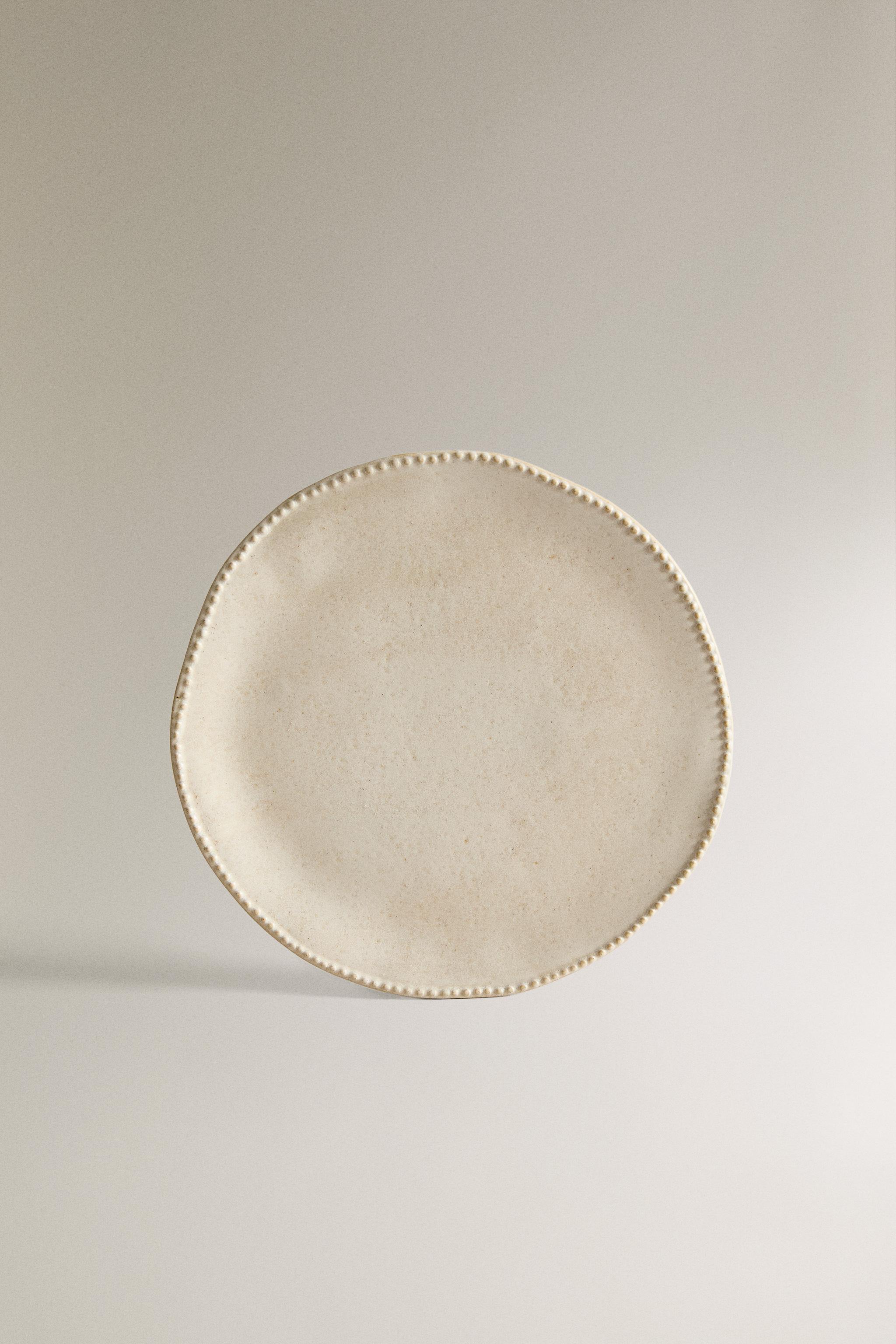 EMBOSSED STONEWARE DESSERT PLATE
