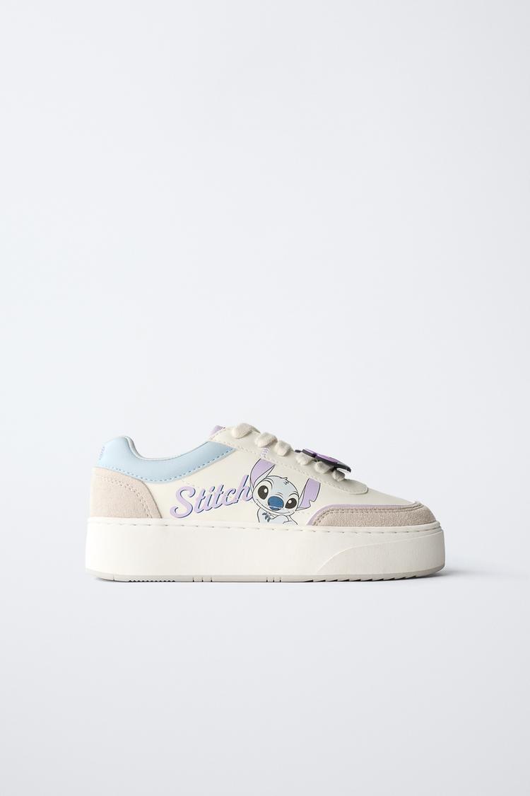 Жіңішке қыздармен порно Толығымен жалаңаш Лива Крумина