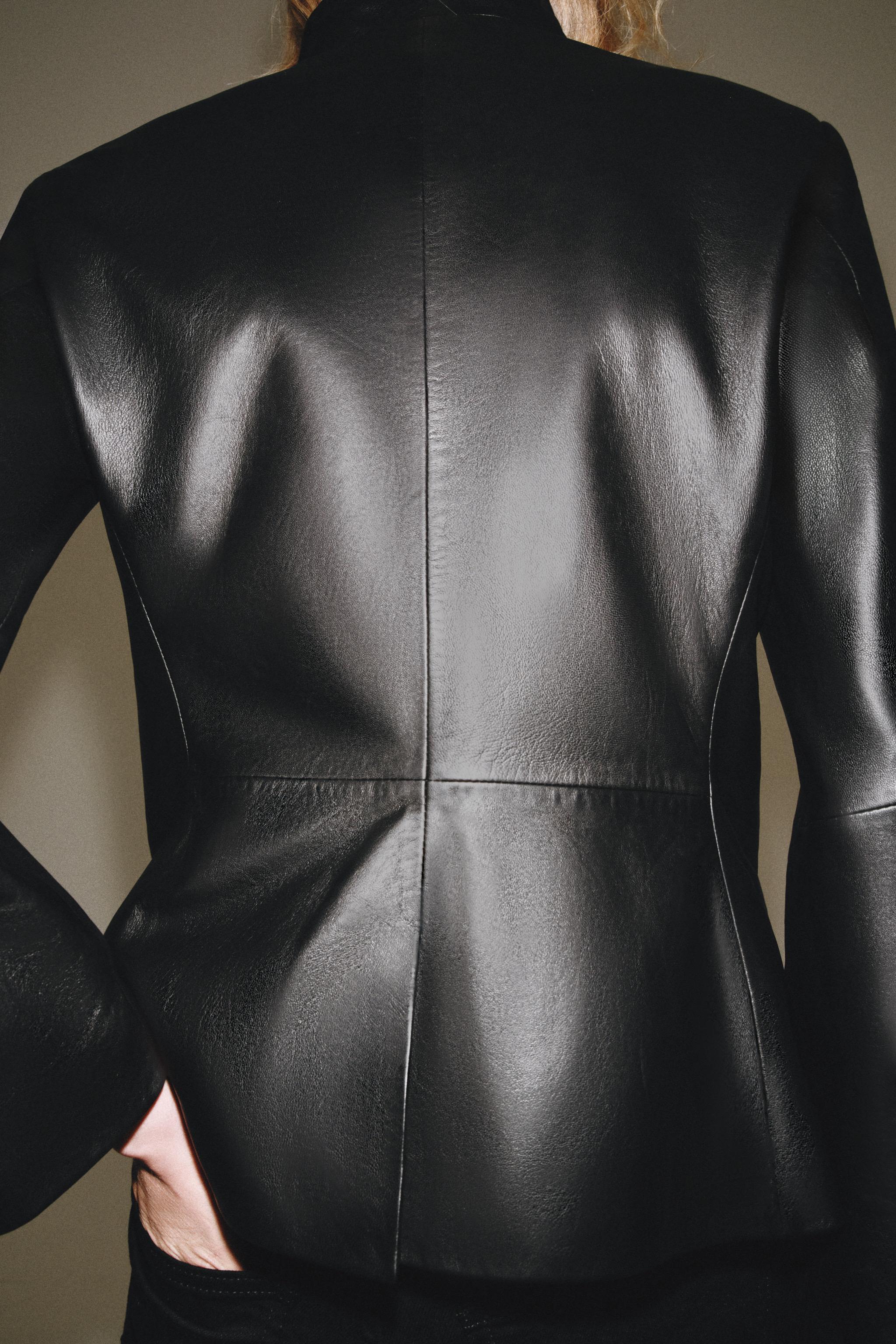 Zara ZW COLLECTION 100% LEATHER DOUBLE-BREASTED BLAZER — фото 3