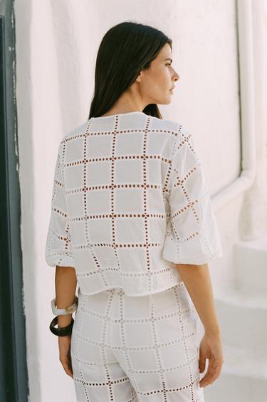 BLOUSE COURTE BRODÉE ET PERFORÉE - Blanc de Zara - Image 1
