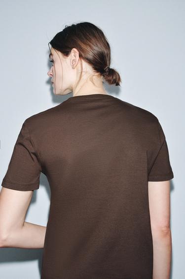 CAMISETA BÁSICA ALGODÓN - Marrón de Zara
