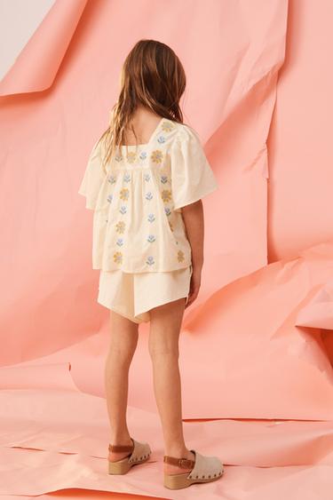 SHORT À FLEURS BRODÉES POINT DE CROIX LIMITED EDITION - Crème de Zara - Image 2