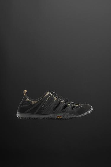 SANDALIA TÉCNICA X VIBRAM® - Negro de Zara - Imagen 0
