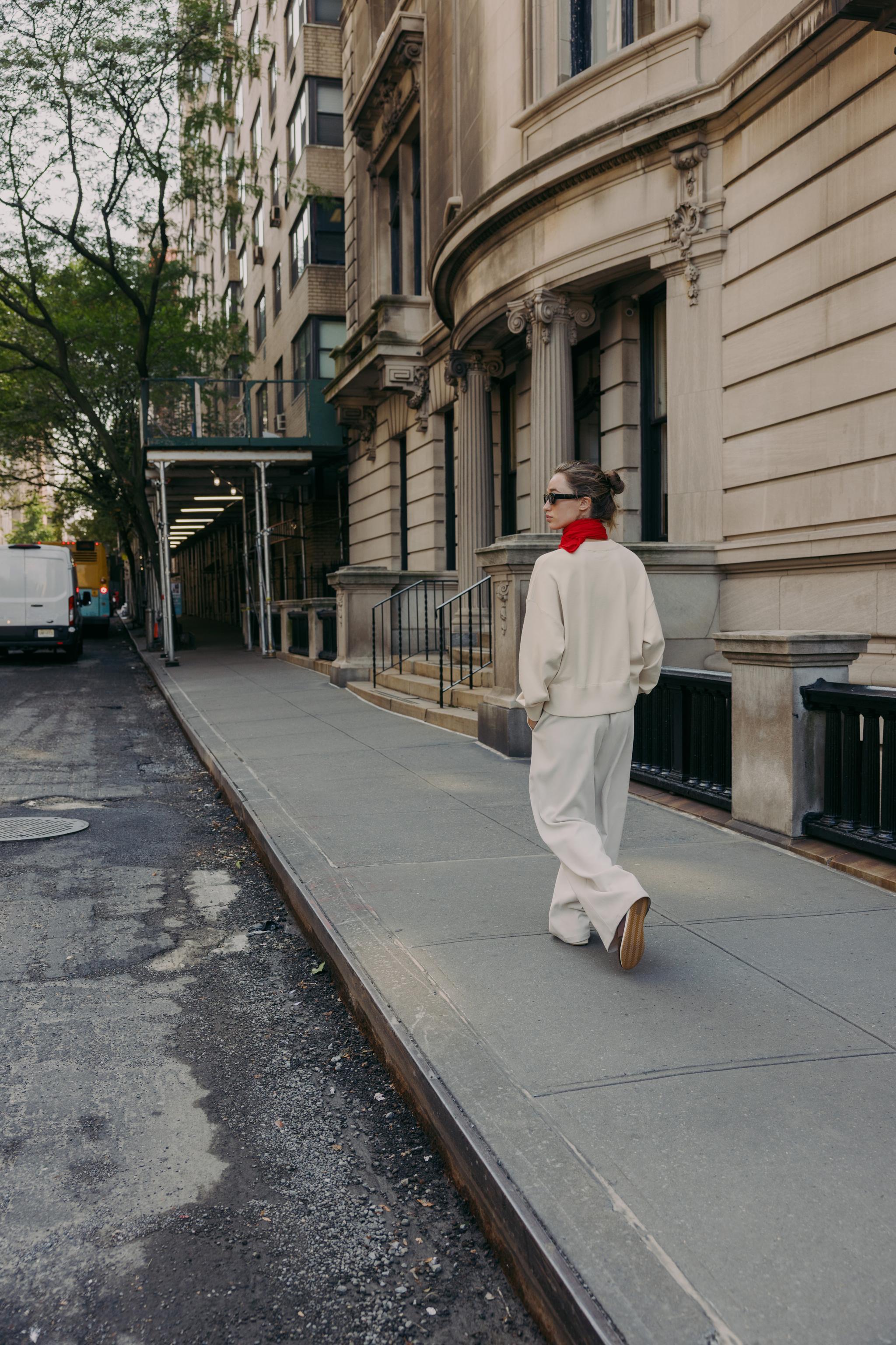 PLAIN KNIT SWEATSHIRT